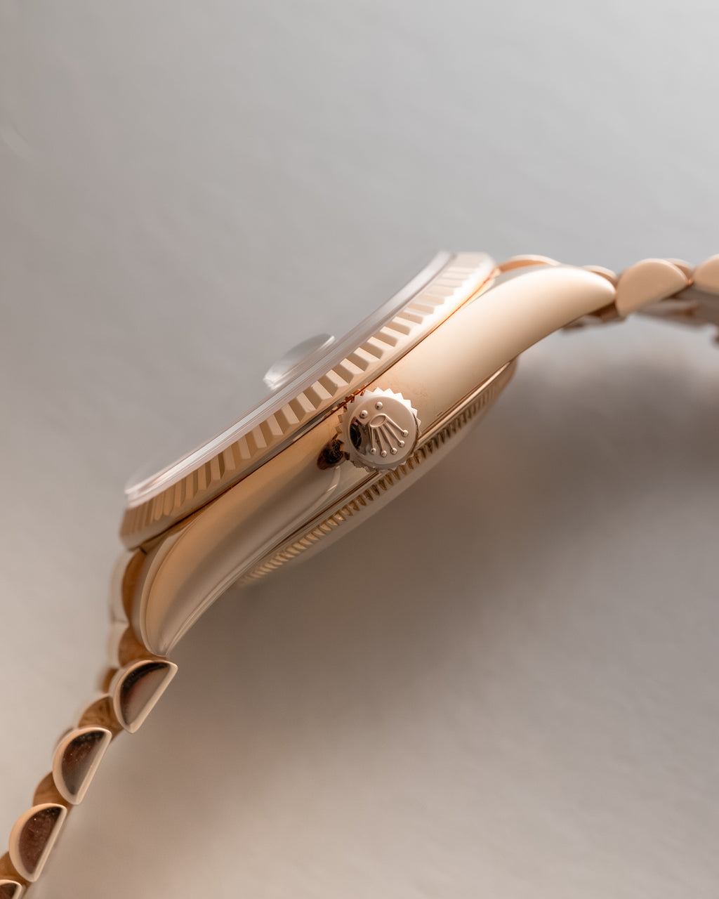 Day-Date 118235 Rose Sundust Diamond Dial President 36mm