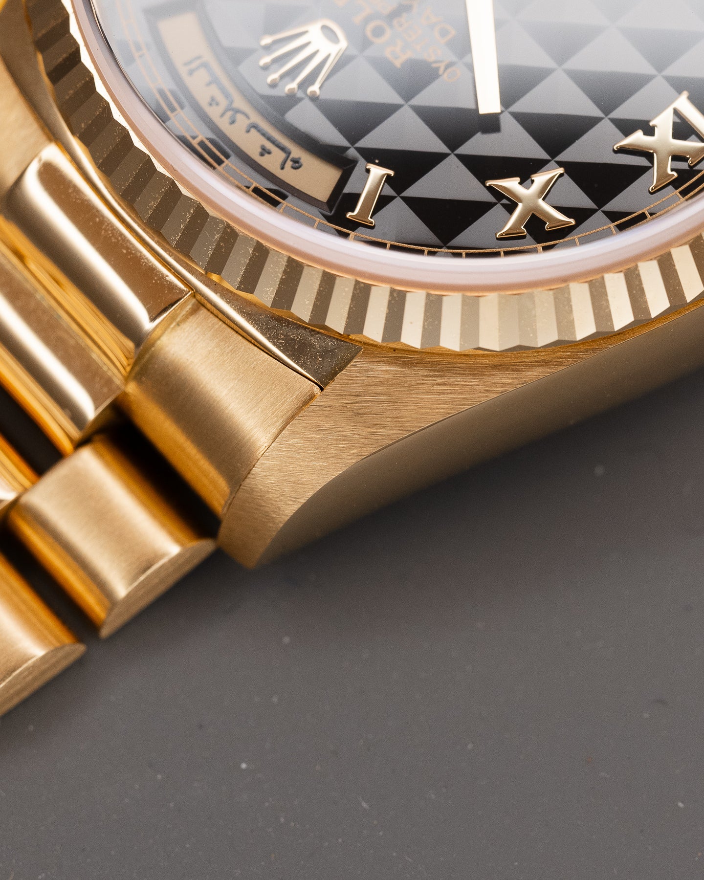 Day-Date President 18038  ‘Eastern Arabic’ Black Pyramid Dial Yellow Gold 36mm w/ Rolex Service Card