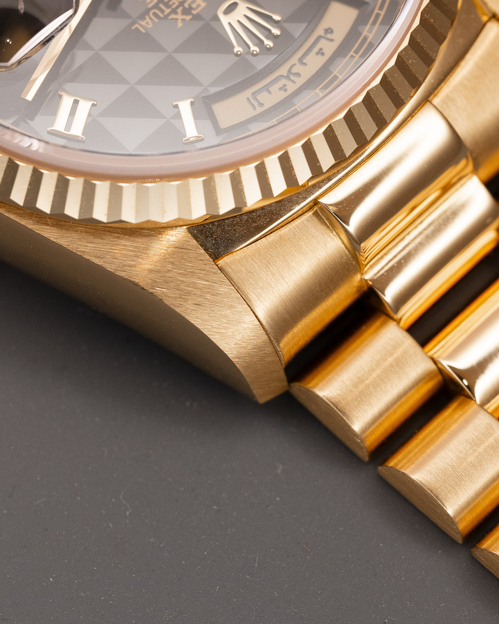 Day-Date President 18038  ‘Eastern Arabic’ Black Pyramid Dial Yellow Gold 36mm w/ Rolex Service Card