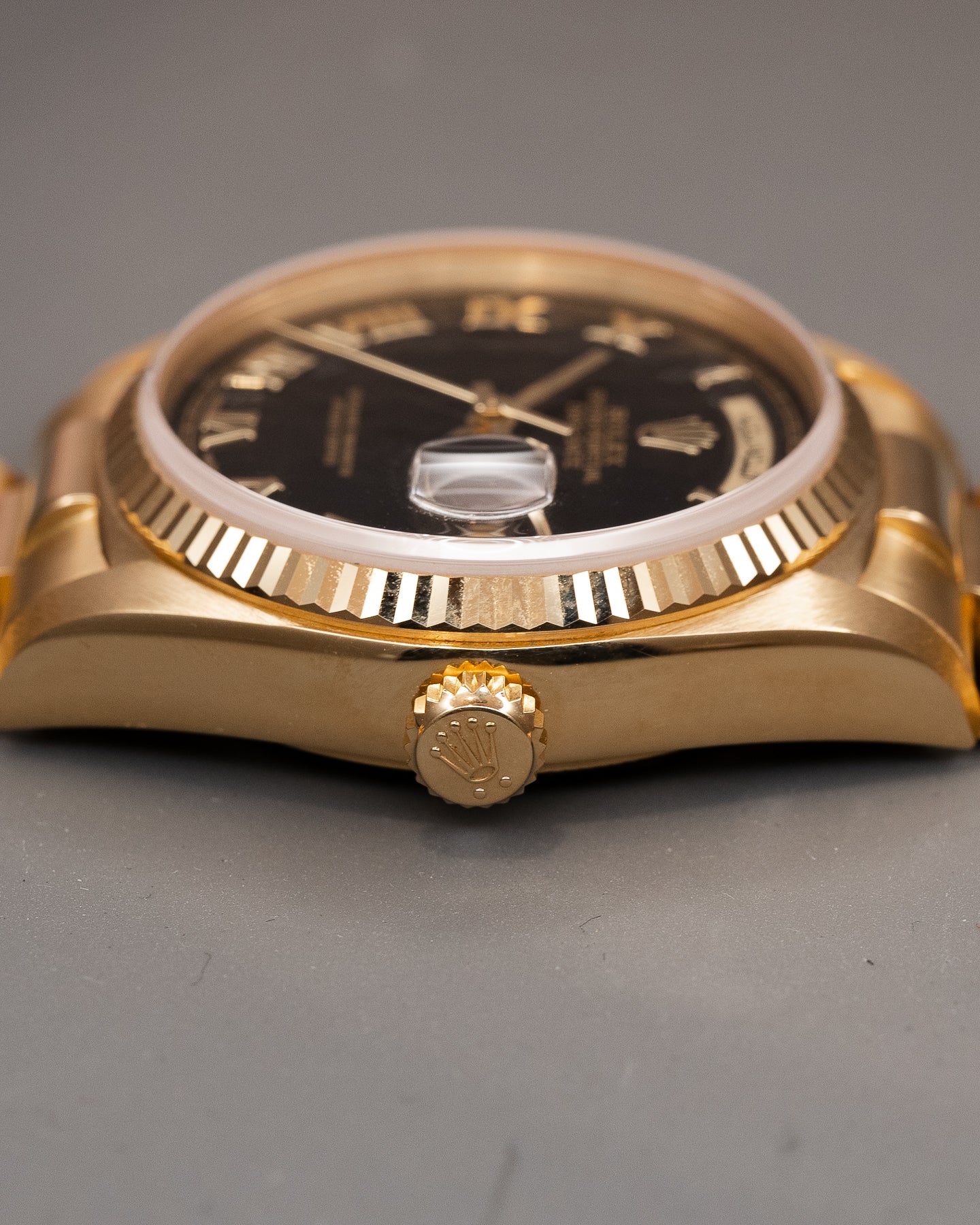 Day-Date President 18038  ‘Eastern Arabic’ Black Pyramid Dial Yellow Gold 36mm w/ Rolex Service Card